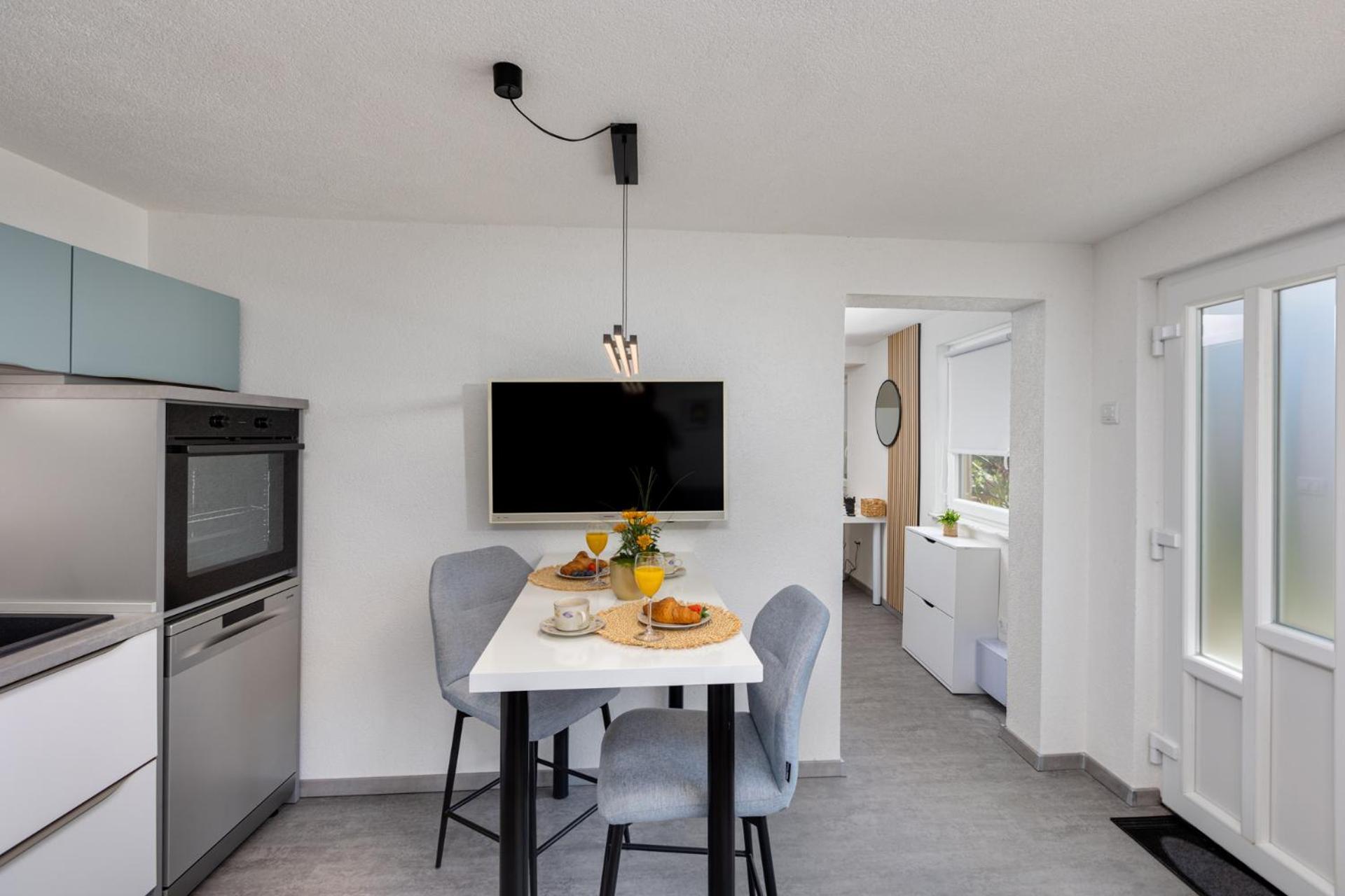 Villa Marica Tiny House In Krk City Centre Krk Town Bagian luar foto